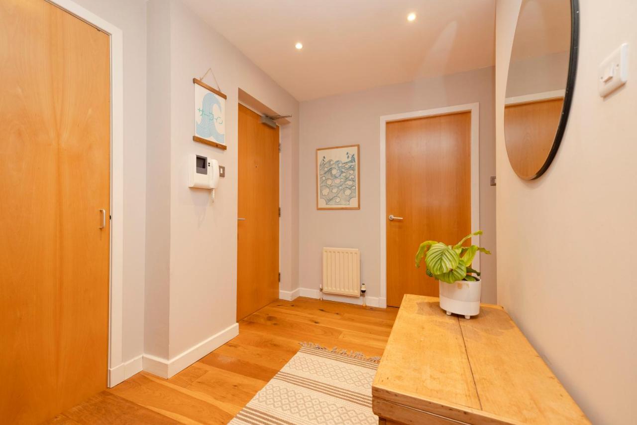 Edinburgh Stylish 2-Bedroom Apartment in Leith - B&B Edinburgh