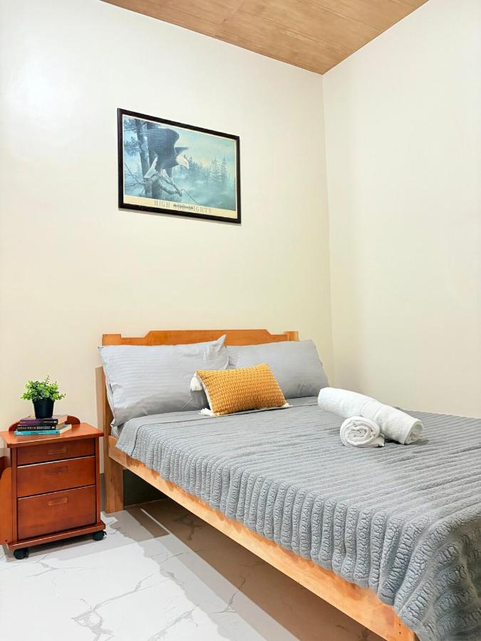 Wanderers Home Transient with AC and Wifi - B&B Davao