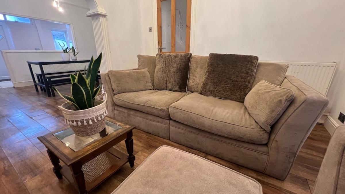 Liverpool Maple House 3Bed - Walk to Anfield stadium - B&B Liverpool