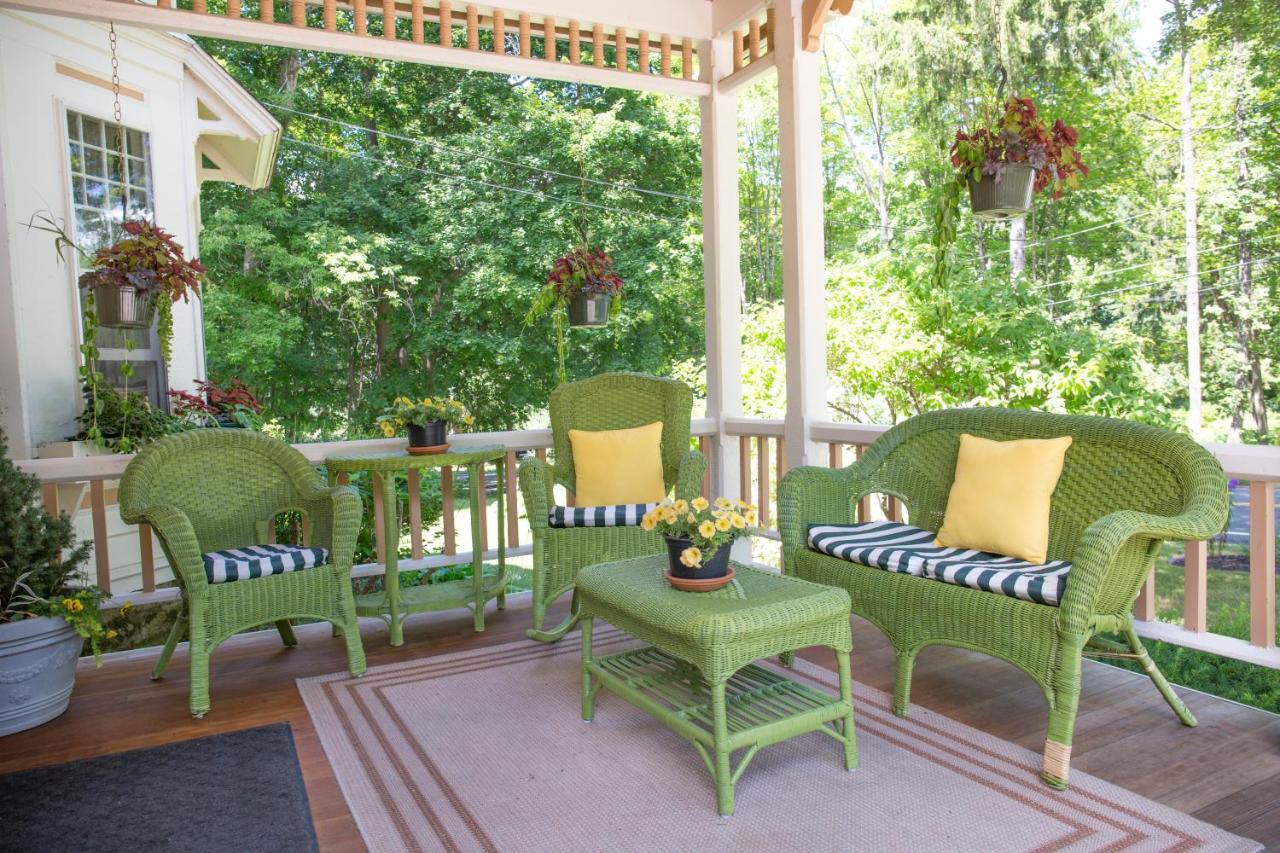 Brook Farm Inn - B&B