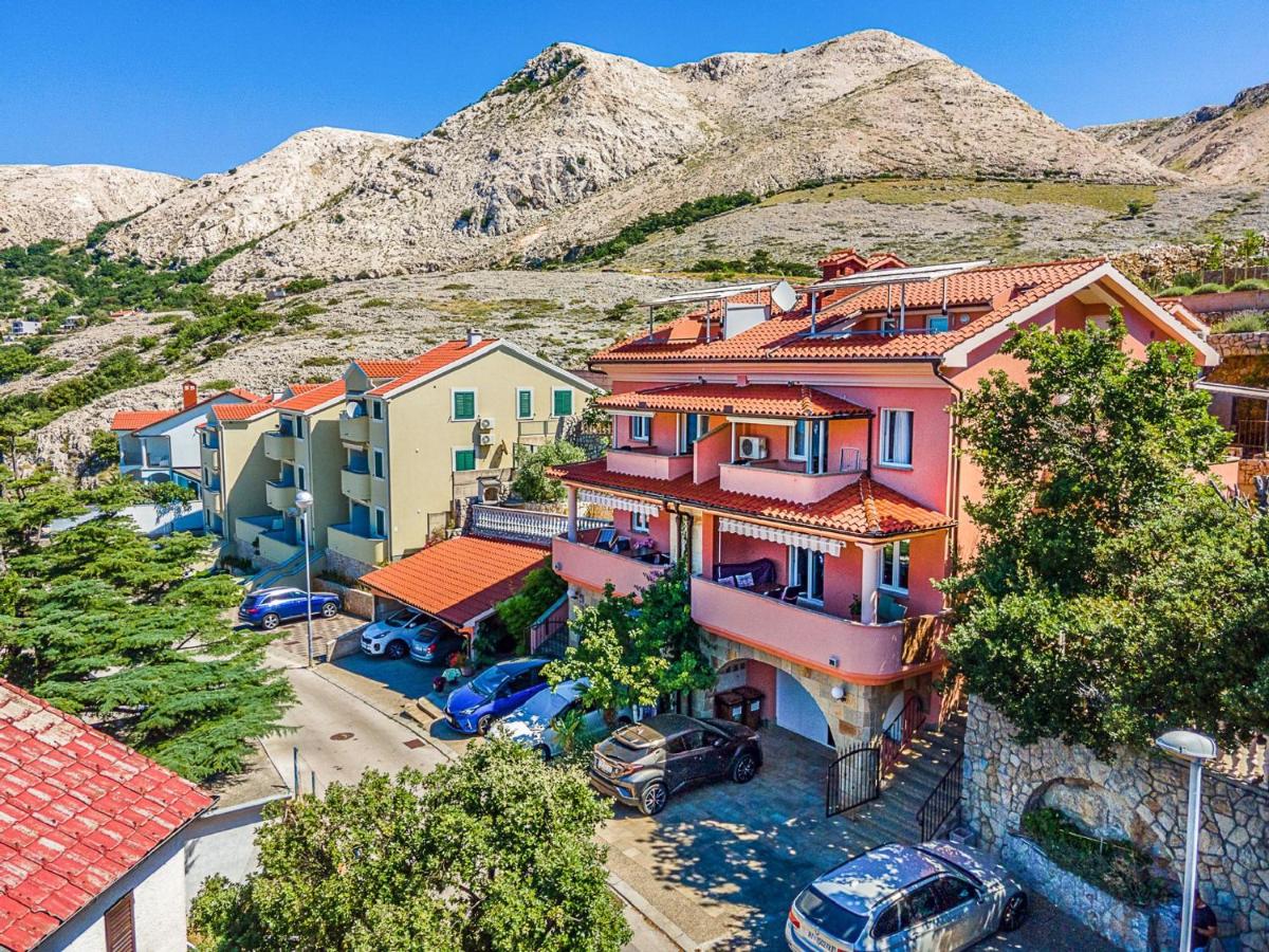 Apartments in Stara Baska - Island Krk 34416 - Chambres d’hôtes Stara Baška