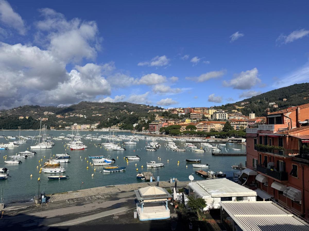 La Finestra sul Mare - Lerici Bright Sea view Apartment on Two floors in Lerici, 4 Guests - Chambres d'hôtes Lerici