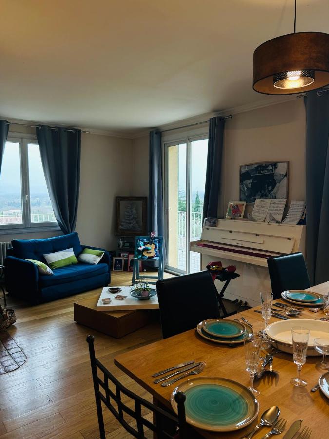 Maison provençale 200m2 Piscine Calme 50m du bus - Bed and Breakfast Villeneuve-lès-Avignon