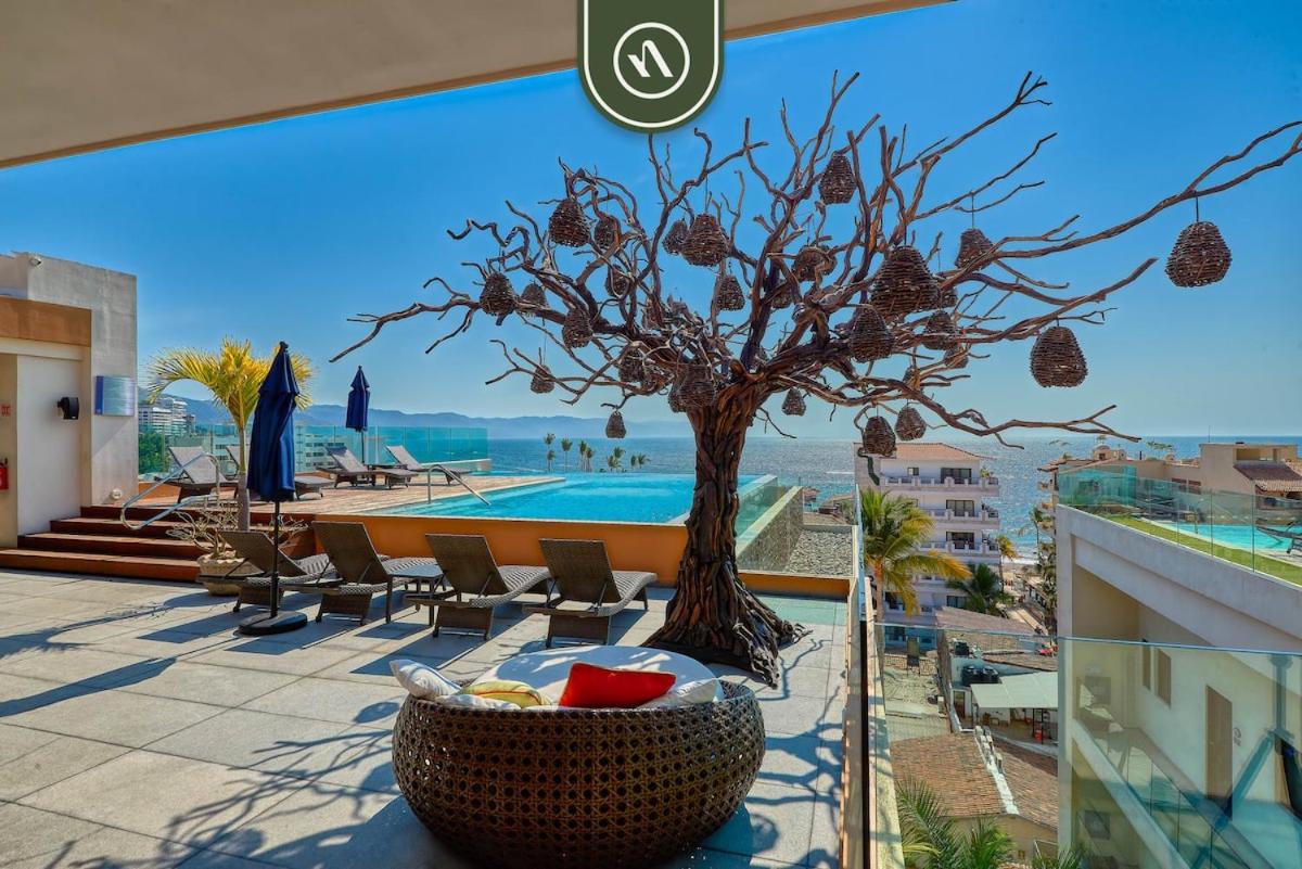 1 BR Condo in Romantic Zone - Amazing Rooftop Pool - B&B Puerto Vallarta