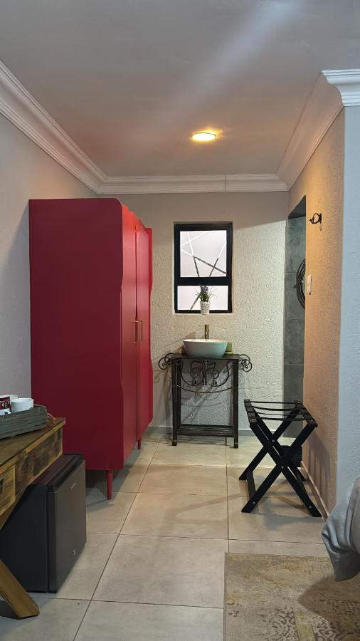 Sebeshong Guest House - Moletjie - B&B Ga-Komape