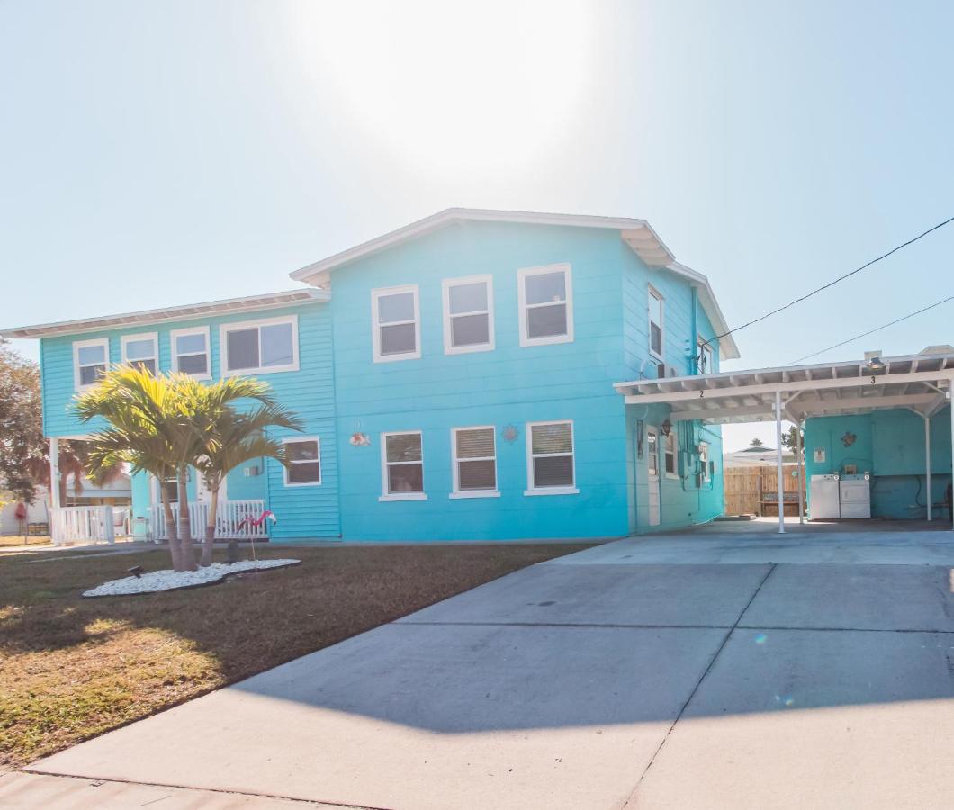 Gorgeous Beach Condo - B&B St. Petersburg