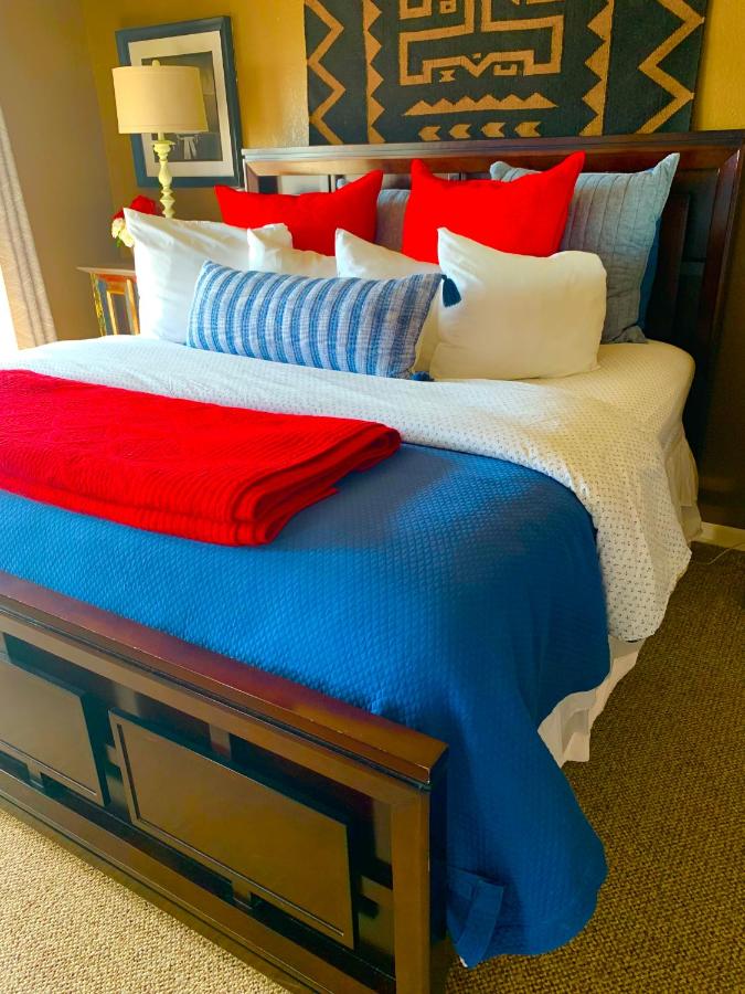 Zimmer mit Kingsize-Bett