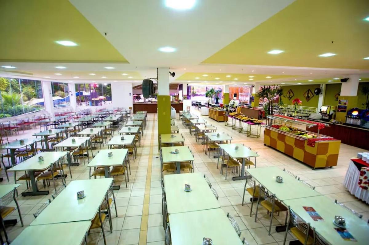 Apartamento em Caldas Novas com Piscinas e Conforto - B&B Caldas Novas