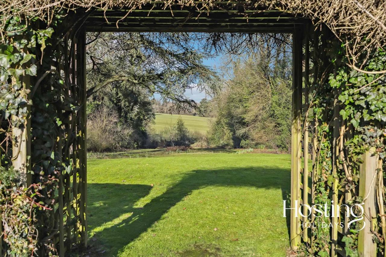 The Remenham Suite - 2 Bed Near Henley with Parking - B&B Remenham