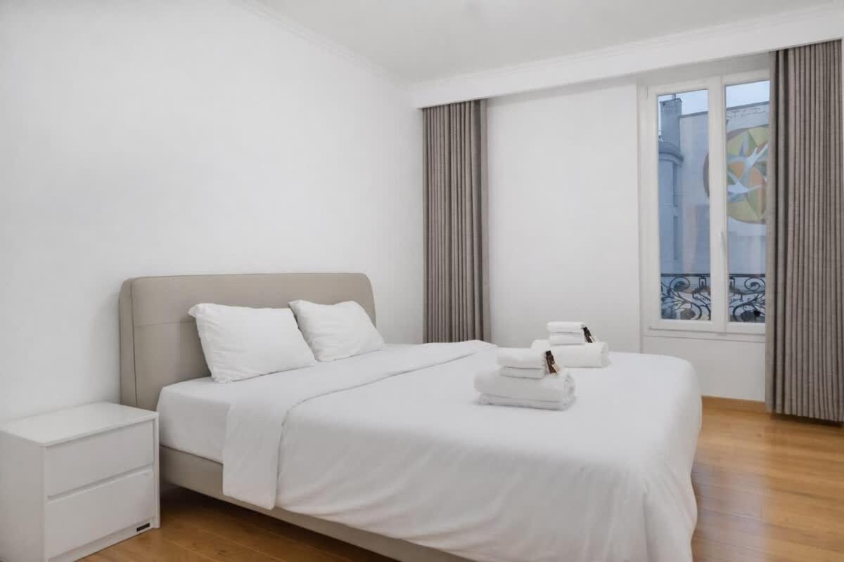 Cozy & Comfortable 2BR Apartment for 6 Guests in Pantin near Metro - Chambres d'hôtes Pantin