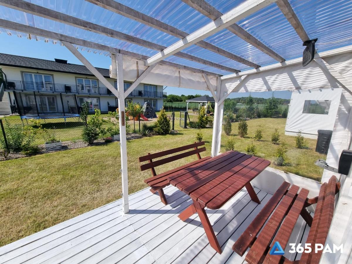 365PAM - Domek Letniskowy Kolory Lata - Z KLIMATYZACJĄ I PARKINGIEM - Ferienwohnung Sarbinowo