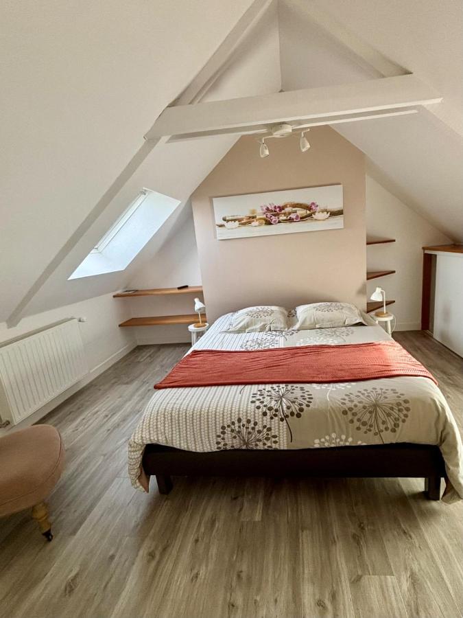 Gites spacieux avec piscine couverte intérieur - B&B Malguénac