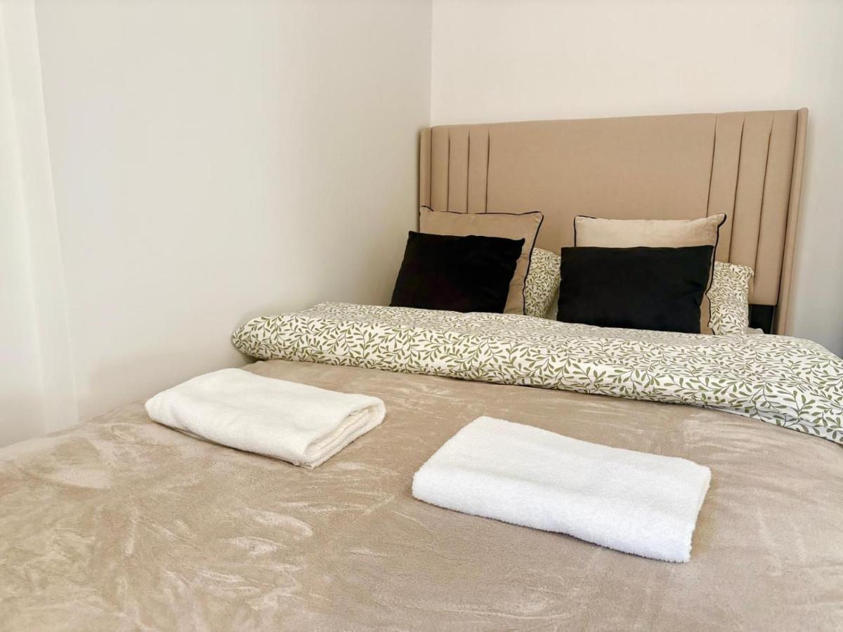 Rental Apartments Narutowicza - Bed and Breakfast Żyrardów