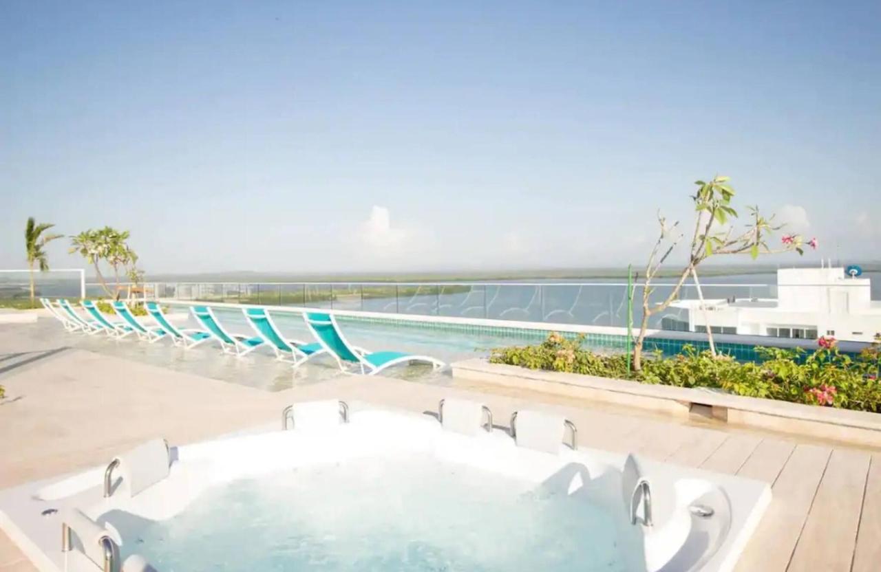 Cartagena Cielo Mar Apartment Steps from the Beach - Ferienwohnung Cartagena