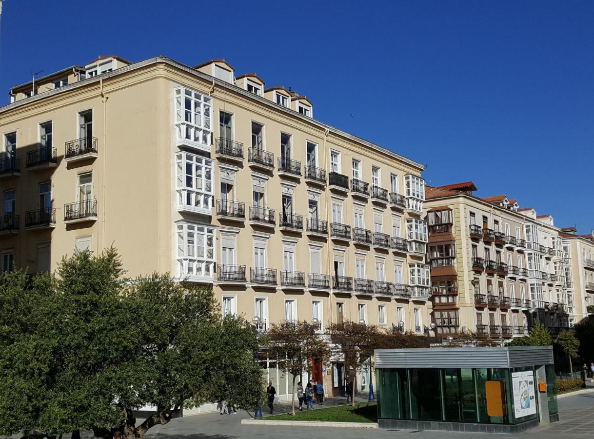 Apartamentos Art Suite Santander - B&B
