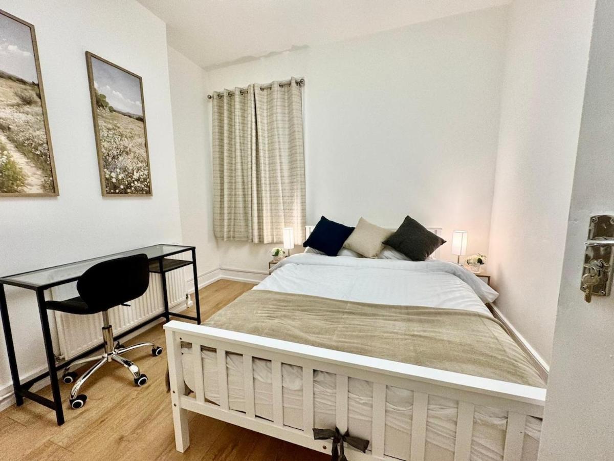 Spacious 5 Bed House By Tottenham Stadium - B&B Londra
