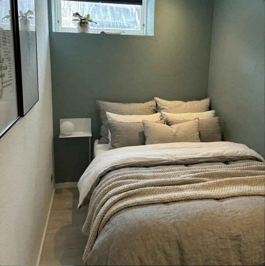 3-room apartment with free parking and terrace - Chambres d’hôtes Aalborg
