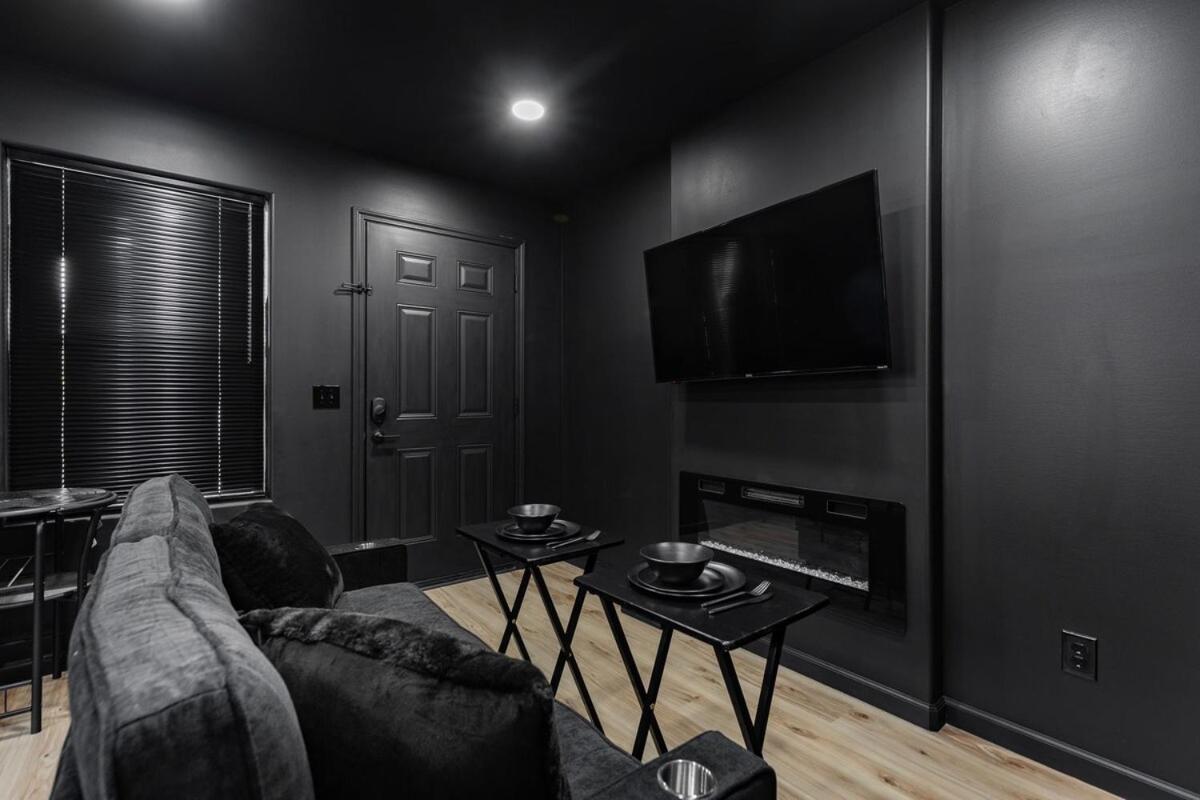 NEW Downtown Hot Tub Ping Pong - Bed and Breakfast Bristol