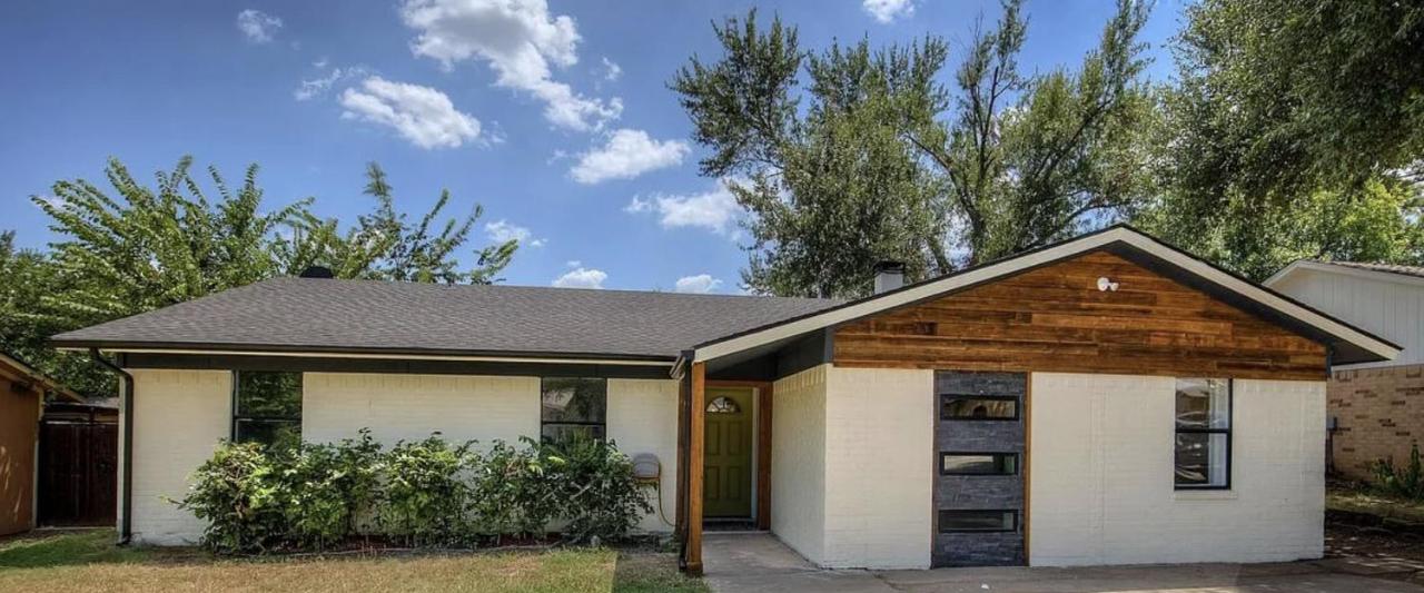 5 Star Stay Large Remodeled Modern 4BR Near UNT and TWU Sleeps 10 - B&B Denton
