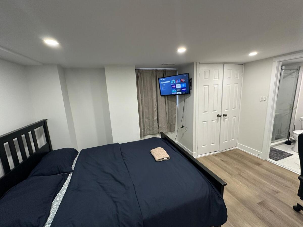 Cozy Basement Studio with Private Bathroom and Kitchen - Ferienwohnung Vaughan