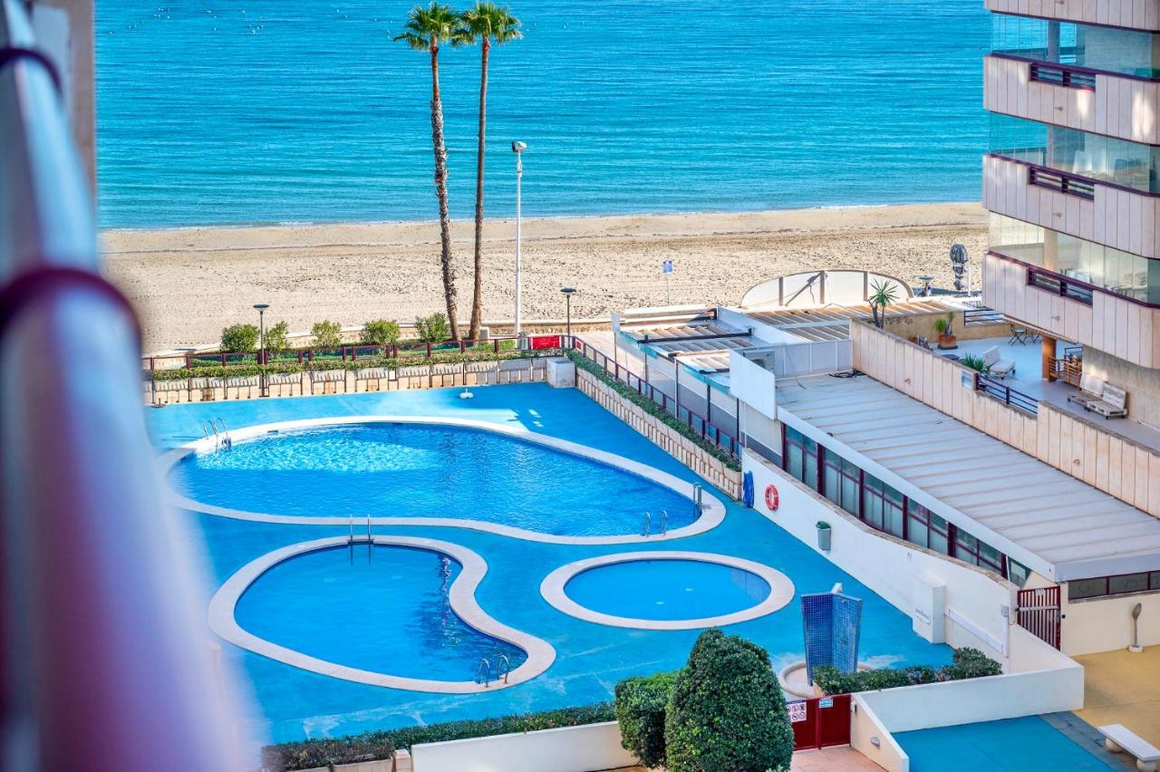 Topacio II - Beachfront, Sea View, Pool, Paid Parking - Ferienwohnung Calp