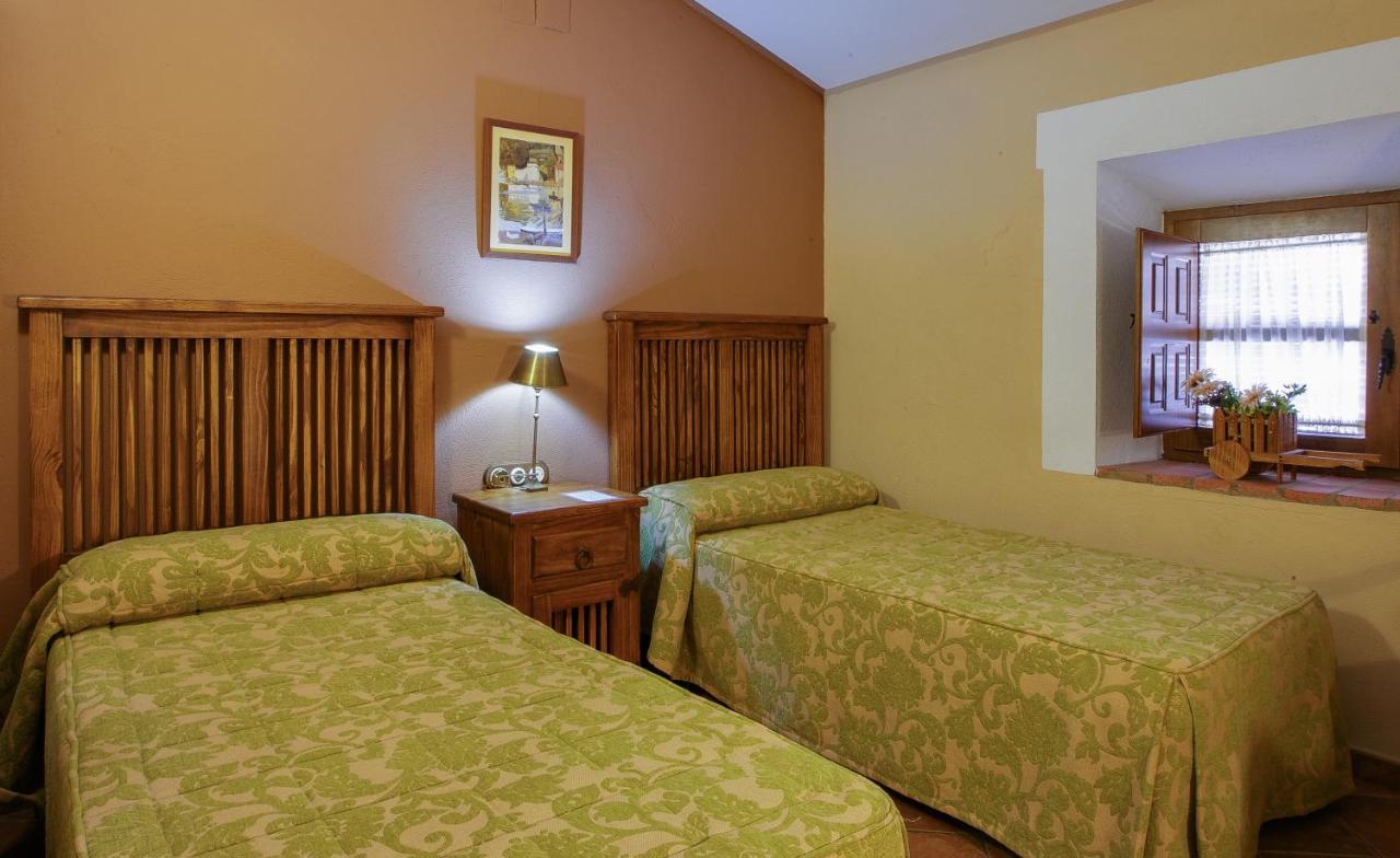 Camera Doppia con Letti Singoli con Letto Supplementare