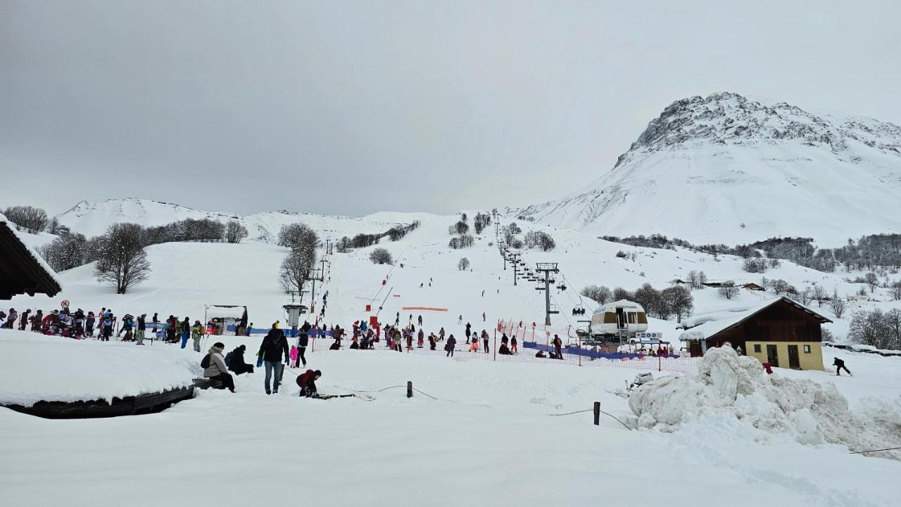 Hameau Des Aiguilles vue sur pistes - B&B Albiez-Montrond