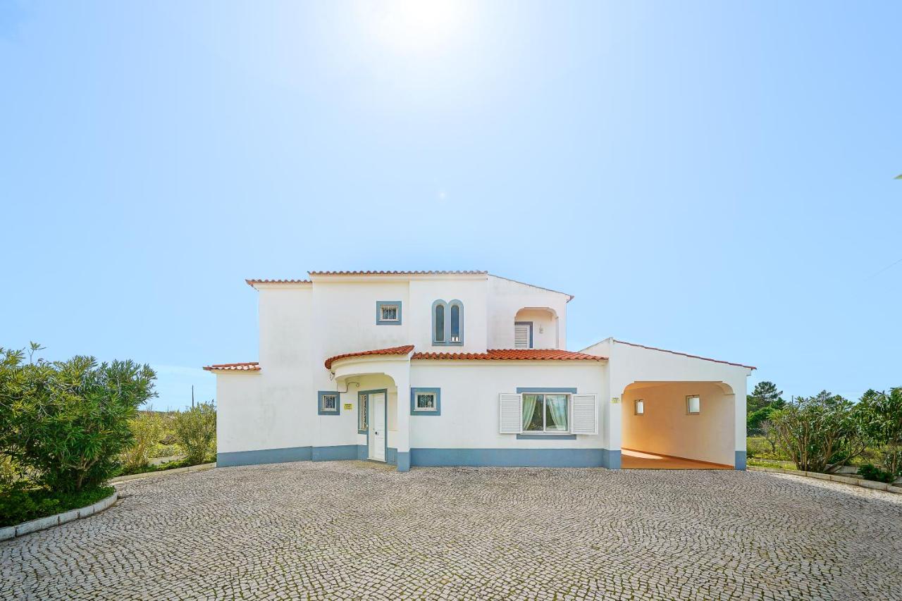 Casa Miguel -3 bedroom villa with private swimming pool - B&B Lagoa