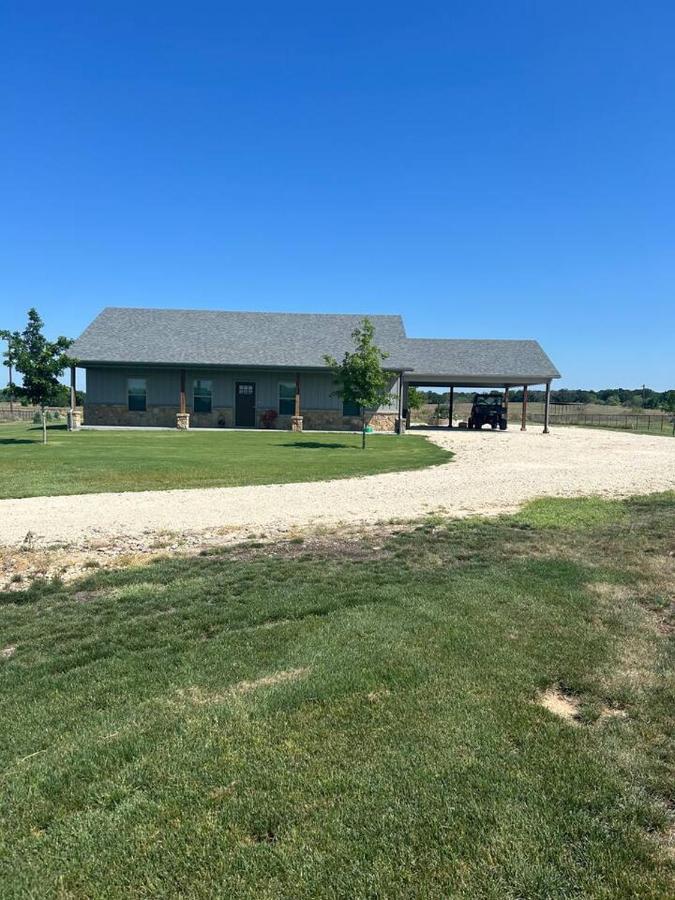 Lone Oak Place with Horse Stalls - B&B Dublin