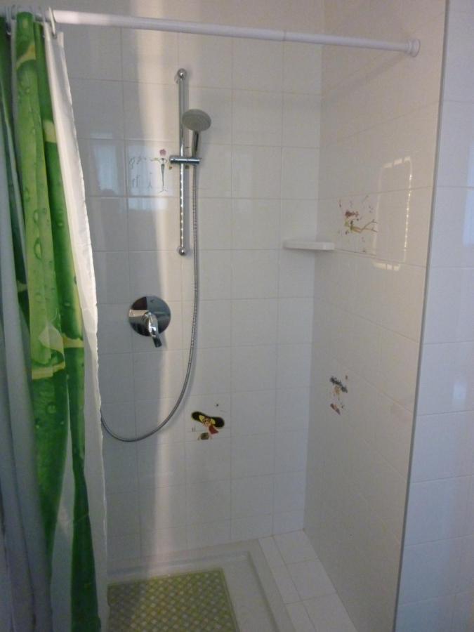 Chambre Triple avec Salle de Bains Privative