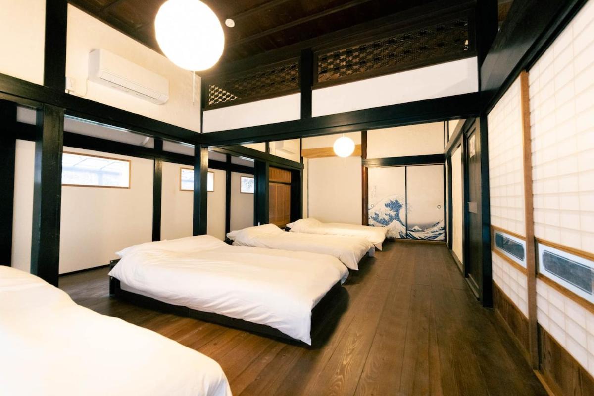 Authentic 100 Year Old Kominka with Goats 3LDK 192sqm Sleeps 8 Pet Friendly - Chambres d'hôtes Minami-Bōsō