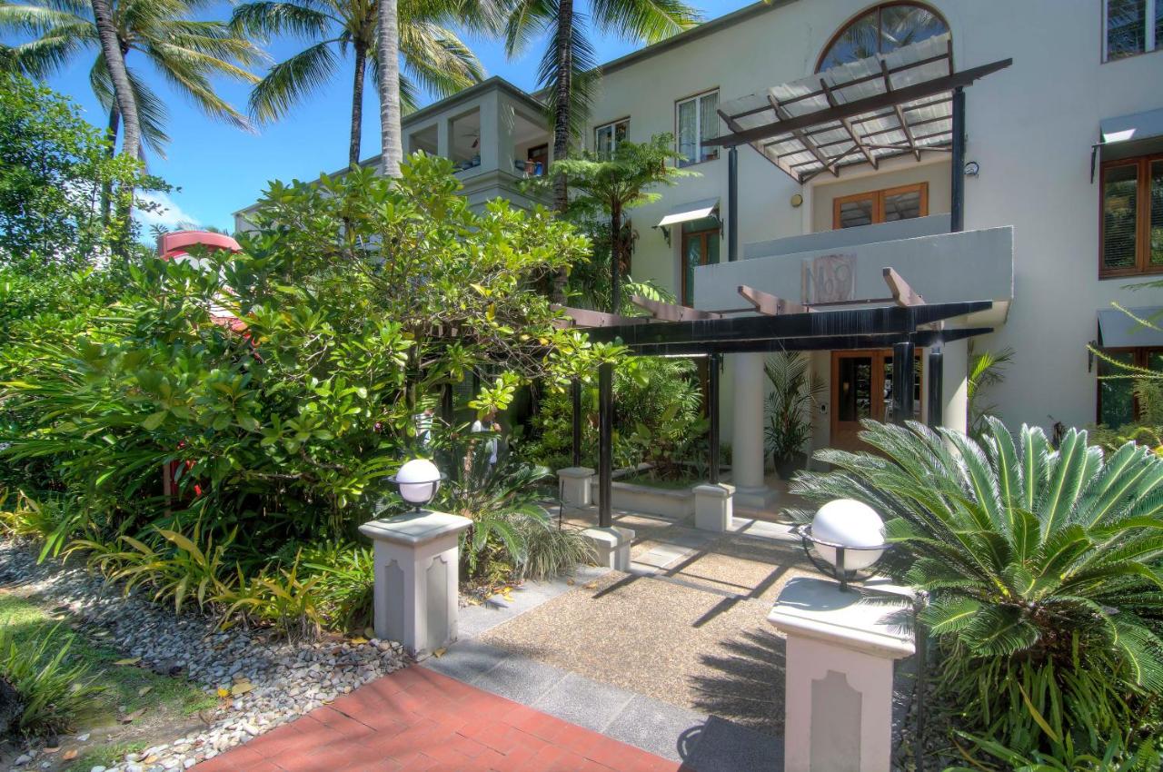 Luxury Penthouse 5 BDR 3 Bath Twin Rain Showers 365 sq mtrs - Chambres d'hôtes Port Douglas