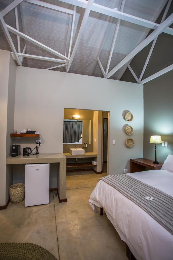 Premium Doppel- oder Zweibettzimmer mit Poolblick