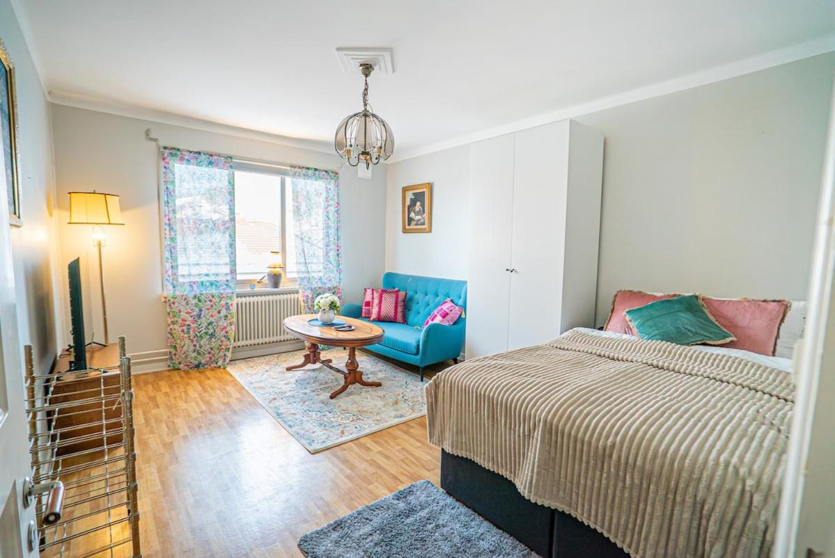 Colourful Vintage Studio in Majorna Göteborg - B&B Gotemburgo