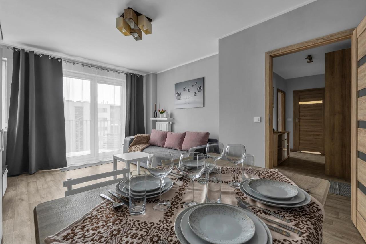 Modern 1BR in Bemowo - Parking & Workspace - by Rentujemy - B&B Warsaw