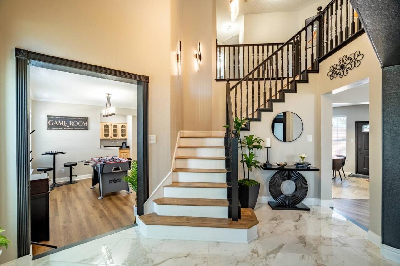Stylish Oasis Modern Living - B&B Allen