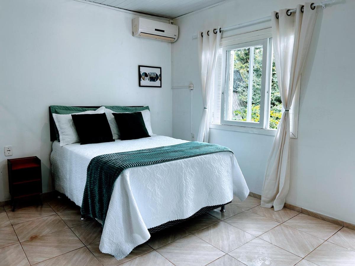 Refúgio até 8 pessoas Churrasqueira e pátio cercado - B&B Arroio do Meio