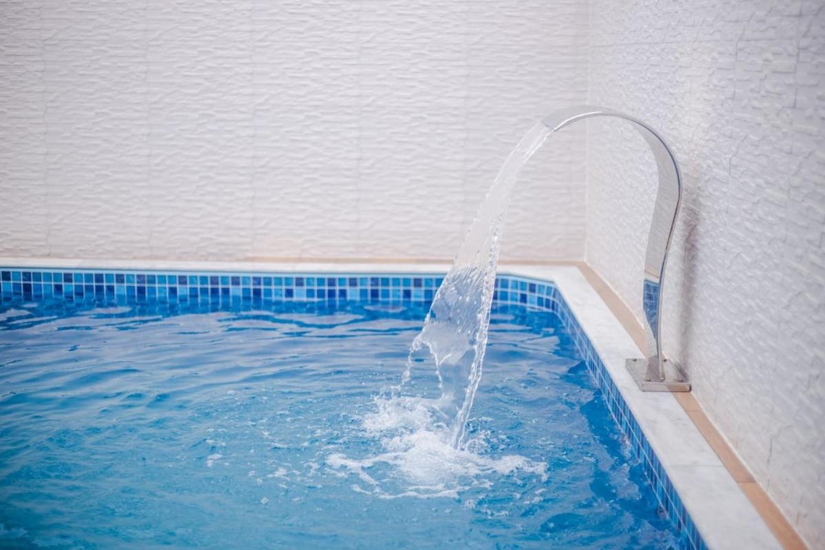 Casa com piscina aquecida com garagem privativa - Bed and Breakfast Praia Grande