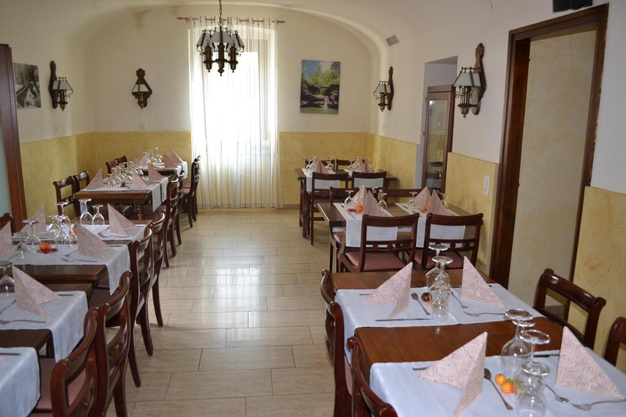 B&B Cugnasco - Ristorante Del Ponte - Bed and Breakfast Cugnasco