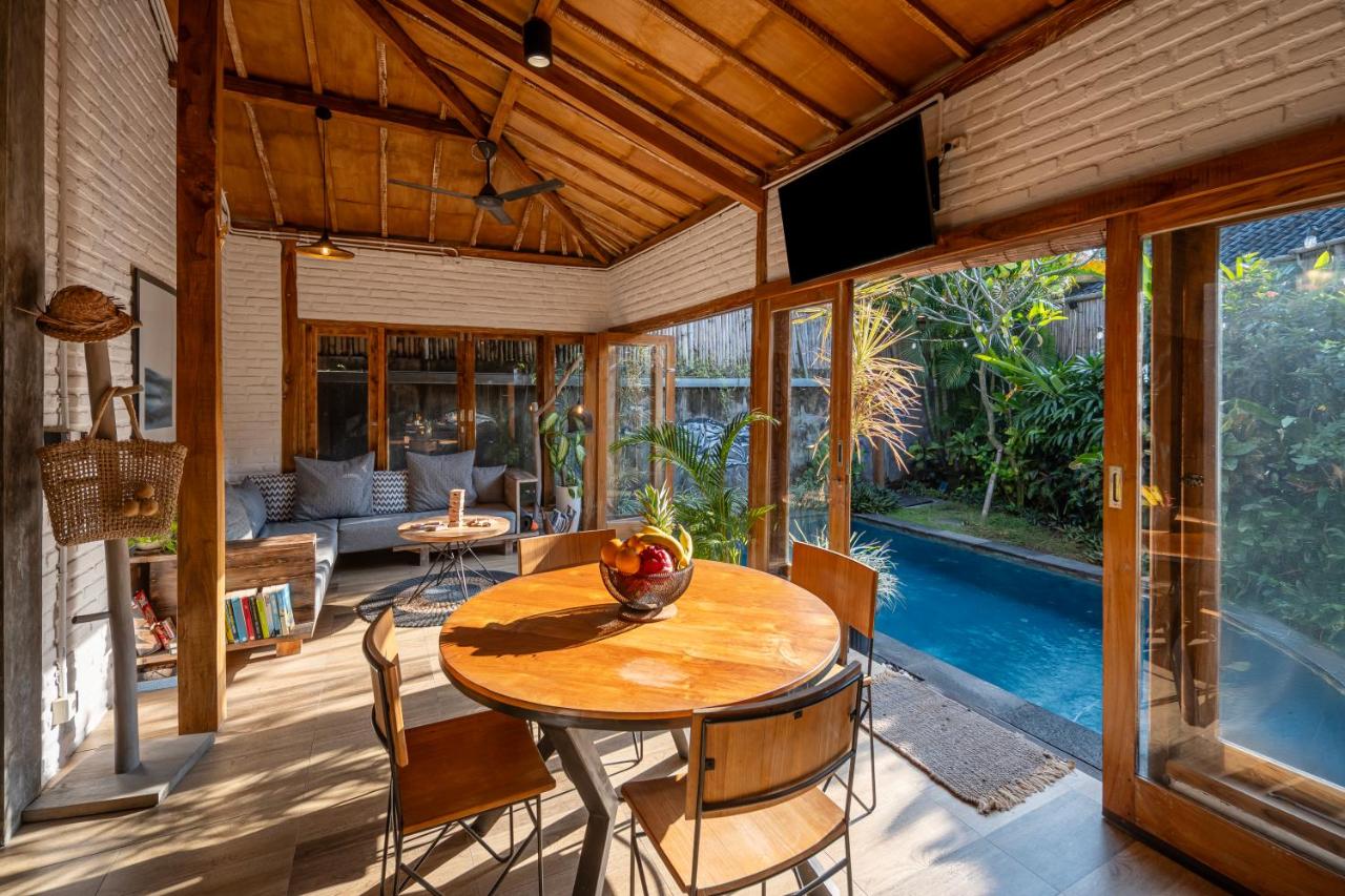 Villa Ju Ju, 3BR Iconic Villa in the Hearth of Pererenan, 5 mins from Canggu - Chambres d'hôtes Canggu