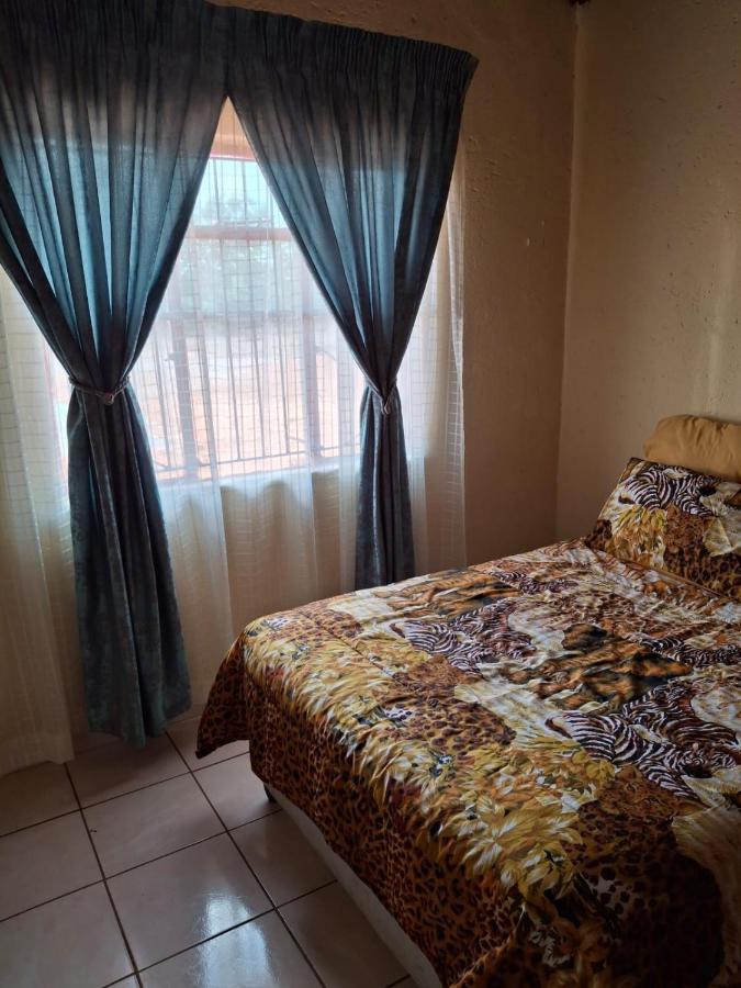 Mpofu Farming and Guesthouses - B&B Musina