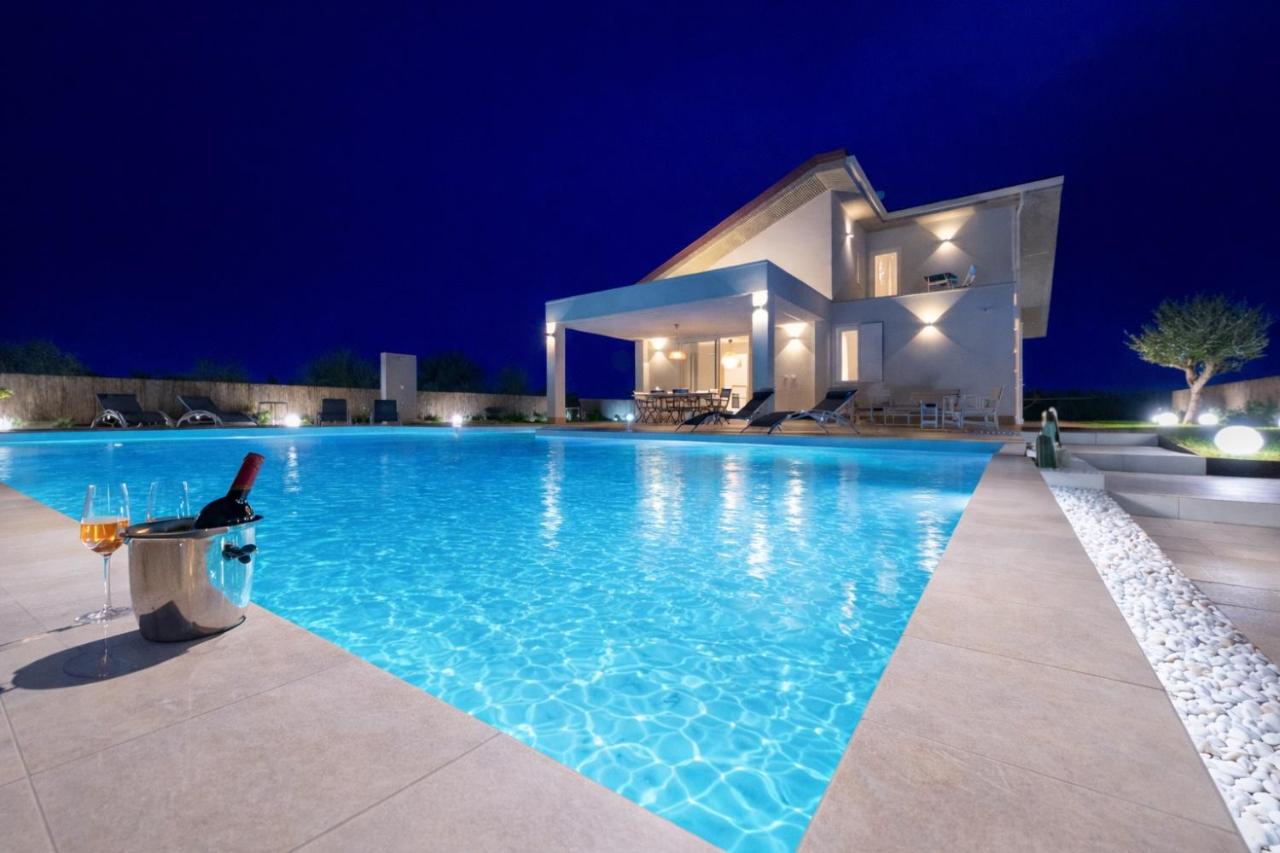 Villa Giaira SicilyMyhome - Bed and Breakfast Santa Maria del Focallo