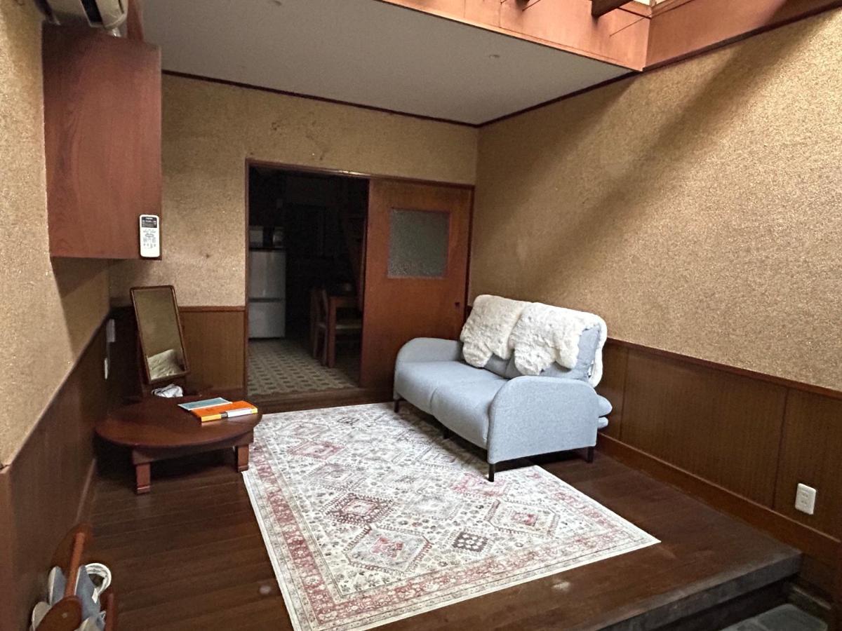 Fukushima Osaka,1 Sta from Umeda,Private 100 year-old house,6 pax,Near USJ - Chambres d'hôtes Osaka