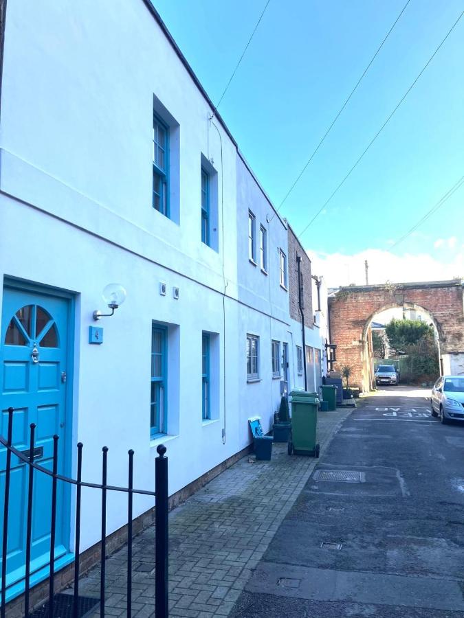 Montpellier Mews, Cheltenham- free parking - B&B Cheltenham