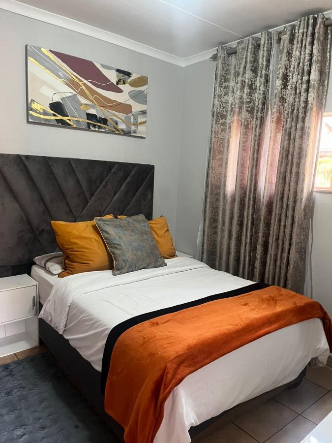 VeeFab Guest House - B&B Johannesburgo