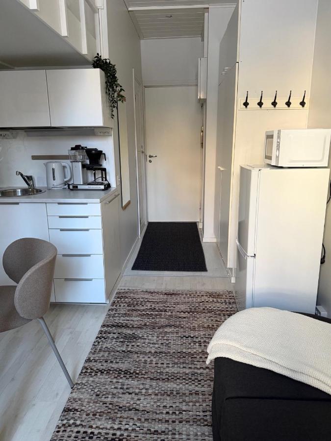 Hakaniemi Gem - Bright Loft Studio - Chambres d'hôtes Helsinki