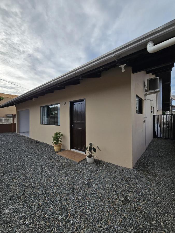 Casa Navegantes-200 metros praia-Aero-Beto Carrero - Chambres d'hôtes Navegantes