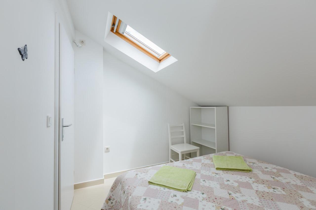 Appartamento con 2 Camere da Letto e Vista Mare 