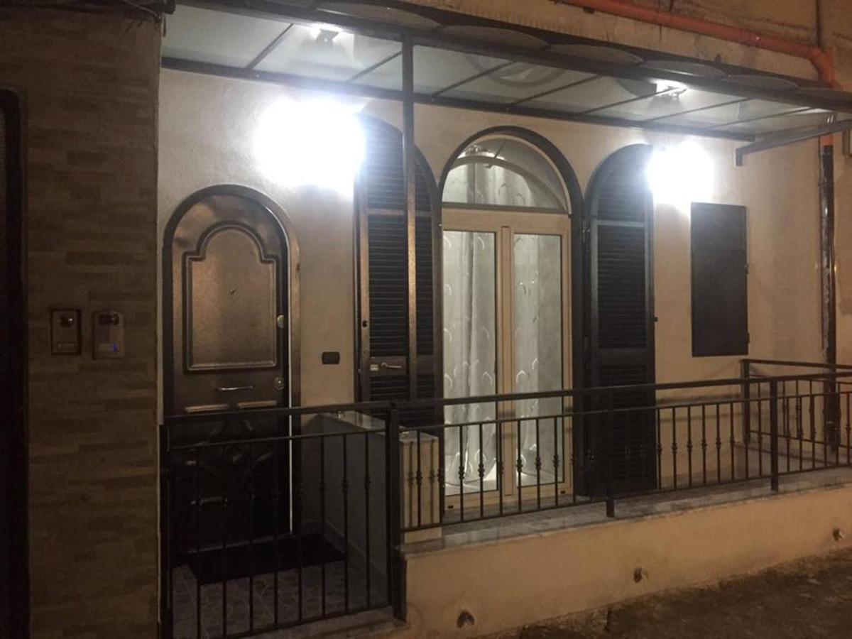 Casa Vacanze Sannazzaro 70 - B&B