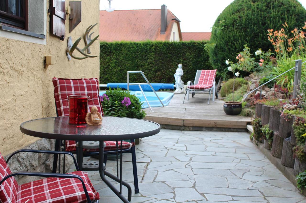 B&B Gebsattel - Altes Forsthaus - Bed and Breakfast Gebsattel